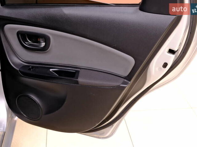 Сірий Тойота Яріс, об'ємом двигуна 1.5 л та пробігом 148 тис. км за 11900 $, фото 34 на Automoto.ua