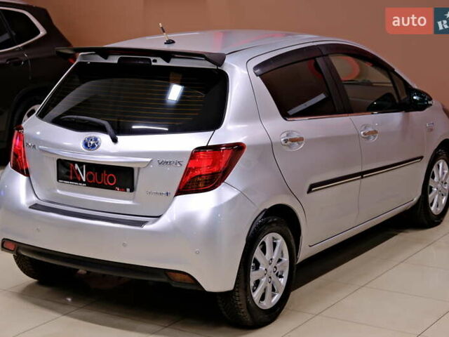 Сірий Тойота Яріс, об'ємом двигуна 1.5 л та пробігом 148 тис. км за 11900 $, фото 13 на Automoto.ua