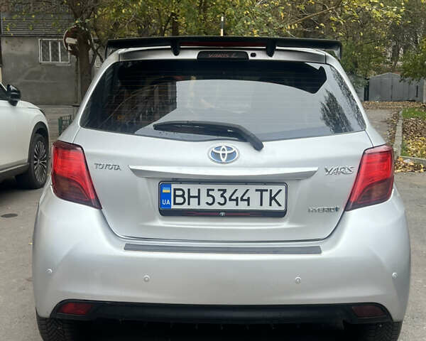 Серый Тойота Ярис, объемом двигателя 1.5 л и пробегом 140 тыс. км за 11500 $, фото 32 на Automoto.ua