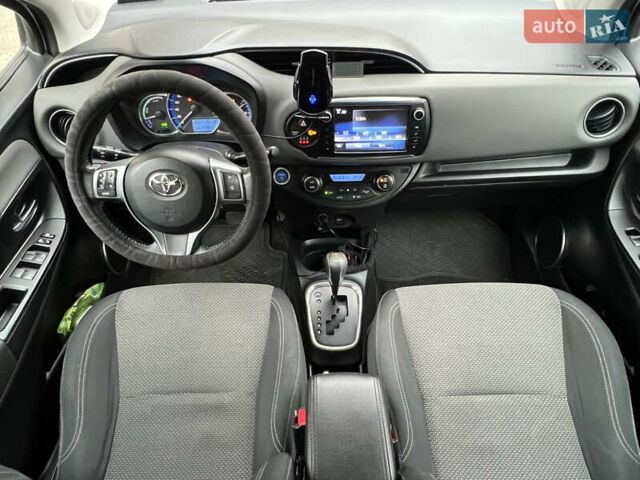 Серый Тойота Ярис, объемом двигателя 1.5 л и пробегом 140 тыс. км за 11500 $, фото 26 на Automoto.ua