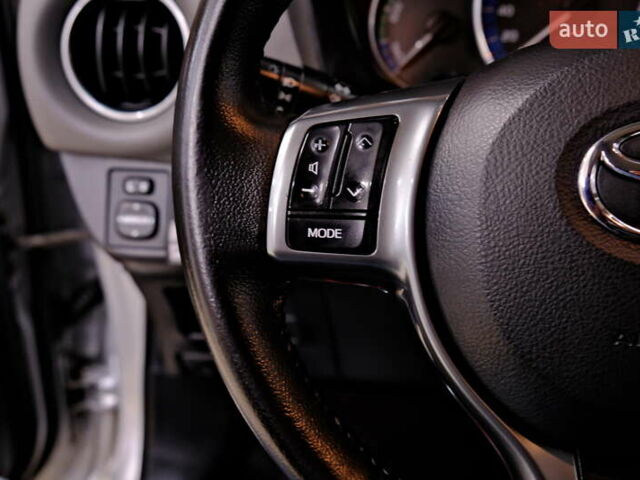 Сірий Тойота Яріс, об'ємом двигуна 1.5 л та пробігом 148 тис. км за 11900 $, фото 21 на Automoto.ua