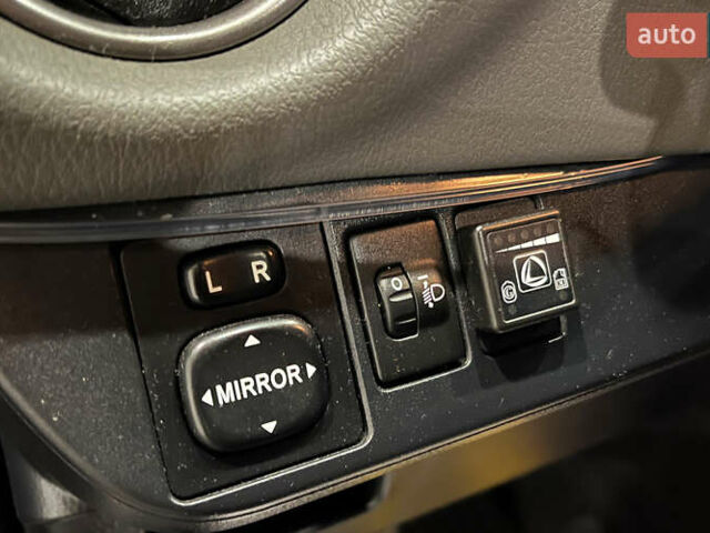 Тойота Ярис 2016 в Львове на Automoto.ua Серый Тойота Ярис, объемом двигателя 1 л и пробегом 247 тыс. км за 8000 $, фото 12 на Automoto.ua