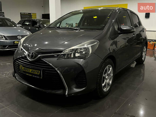 Серый Тойота Ярис, объемом двигателя 1 л и пробегом 247 тыс. км за 8000 $, фото 2 на Automoto.ua