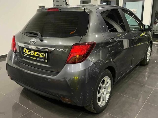 Тойота Яріс 2016 у Львові на Automoto.ua Сірий Тойота Яріс, об'ємом двигуна 1 л та пробігом 247 тис. км за 8000 $, фото 6 на Automoto.ua
