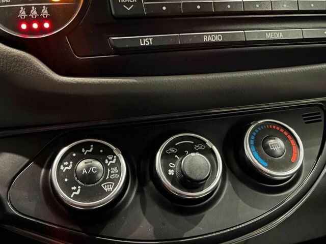 Тойота Яріс 2016 у Львові на Automoto.ua Сірий Тойота Яріс, об'ємом двигуна 1 л та пробігом 247 тис. км за 8000 $, фото 14 на Automoto.ua