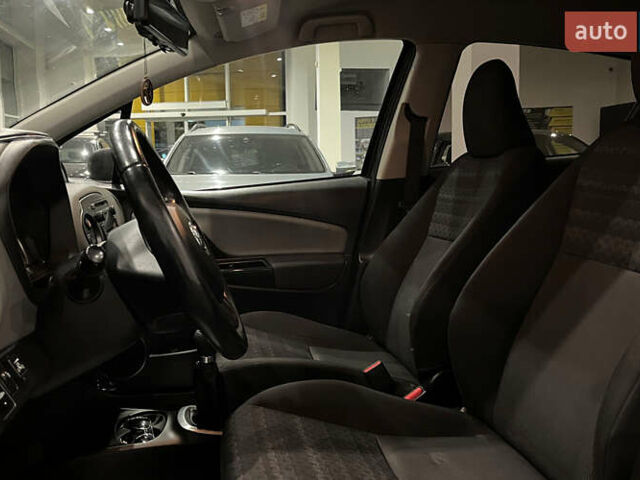 Серый Тойота Ярис, объемом двигателя 1 л и пробегом 247 тыс. км за 8000 $, фото 8 на Automoto.ua