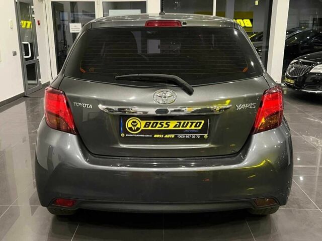 Тойота Яріс 2016 у Львові на Automoto.ua Сірий Тойота Яріс, об'ємом двигуна 1 л та пробігом 247 тис. км за 8000 $, фото 5 на Automoto.ua