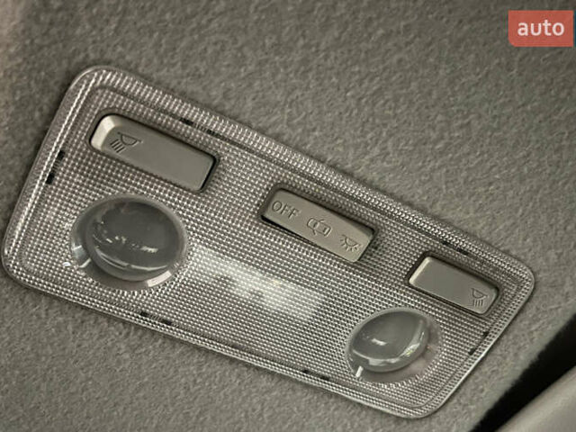 Серый Тойота Ярис, объемом двигателя 1 л и пробегом 247 тыс. км за 8000 $, фото 16 на Automoto.ua