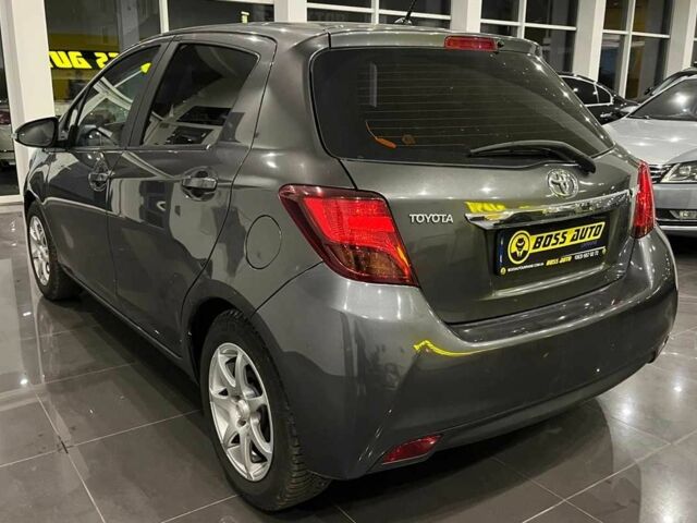 Тойота Яріс 2016 у Львові на Automoto.ua Сірий Тойота Яріс, об'ємом двигуна 1 л та пробігом 247 тис. км за 8000 $, фото 4 на Automoto.ua