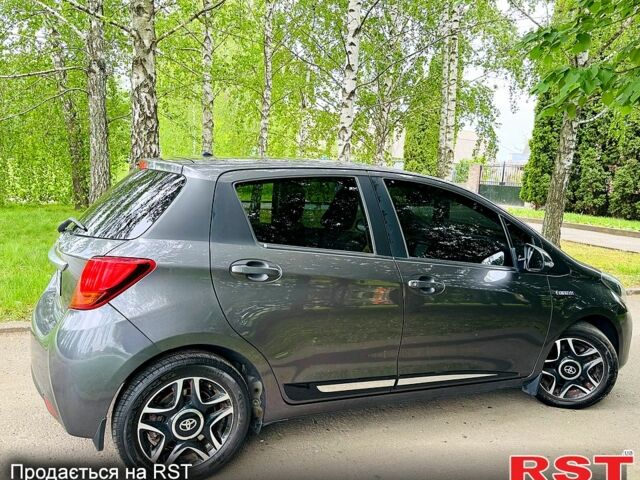 Серый Тойота Ярис, объемом двигателя 1.5 л и пробегом 37 тыс. км за 15500 $, фото 3 на Automoto.ua