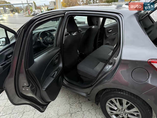 Сірий Тойота Яріс, об'ємом двигуна 1.5 л та пробігом 100 тис. км за 14999 $, фото 55 на Automoto.ua