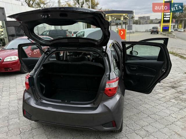 Сірий Тойота Яріс, об'ємом двигуна 1.5 л та пробігом 100 тис. км за 14999 $, фото 72 на Automoto.ua