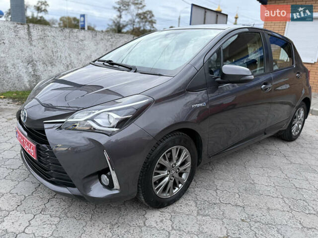Сірий Тойота Яріс, об'ємом двигуна 1.5 л та пробігом 100 тис. км за 14999 $, фото 1 на Automoto.ua