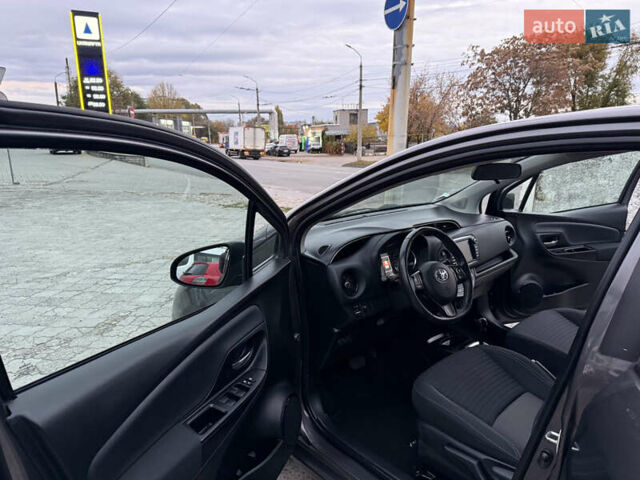 Сірий Тойота Яріс, об'ємом двигуна 1.5 л та пробігом 100 тис. км за 14999 $, фото 56 на Automoto.ua