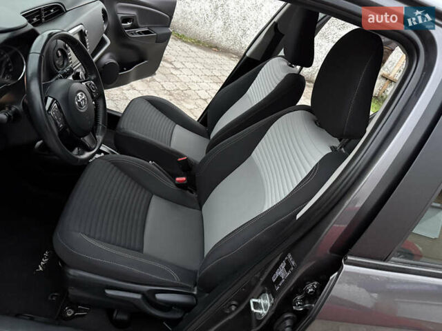 Сірий Тойота Яріс, об'ємом двигуна 1.5 л та пробігом 100 тис. км за 14999 $, фото 52 на Automoto.ua