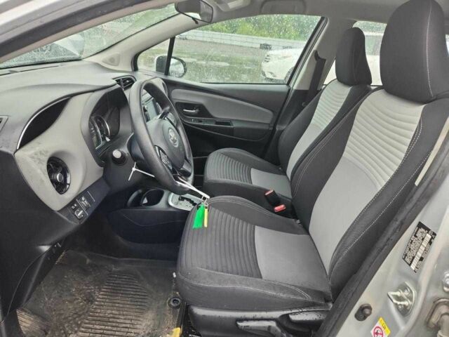 Серый Тойота Ярис, объемом двигателя 0 л и пробегом 36 тыс. км за 2500 $, фото 6 на Automoto.ua