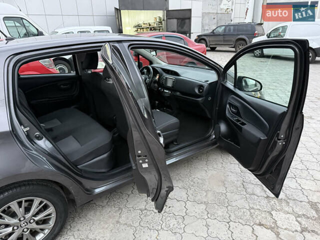 Сірий Тойота Яріс, об'ємом двигуна 1.5 л та пробігом 100 тис. км за 14999 $, фото 44 на Automoto.ua