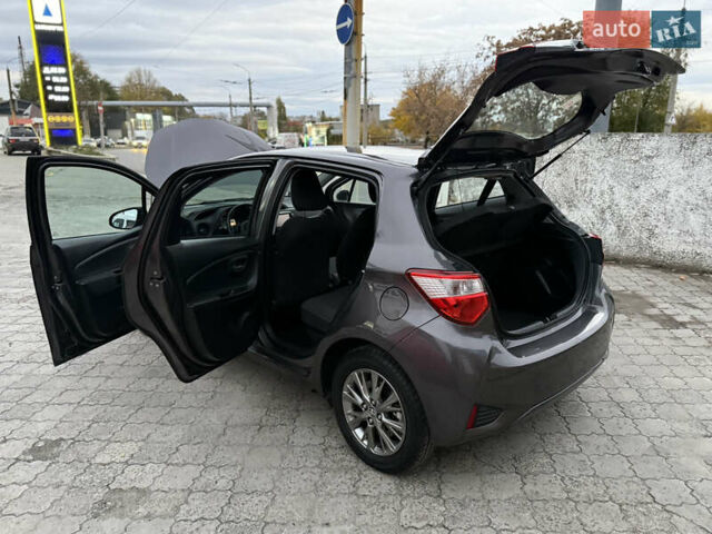 Сірий Тойота Яріс, об'ємом двигуна 1.5 л та пробігом 100 тис. км за 14999 $, фото 75 на Automoto.ua