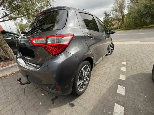 Серый Тойота Ярис, объемом двигателя 1 л и пробегом 43 тыс. км за 5600 $, фото 5 на Automoto.ua