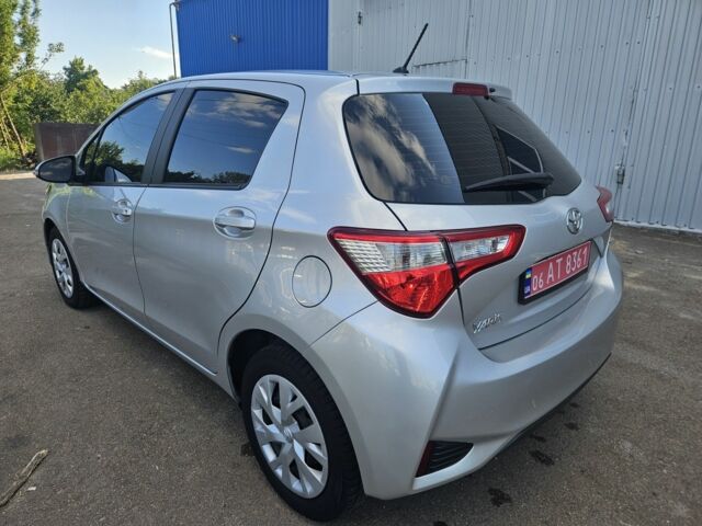 Серый Тойота Ярис, объемом двигателя 1 л и пробегом 207 тыс. км за 9950 $, фото 6 на Automoto.ua