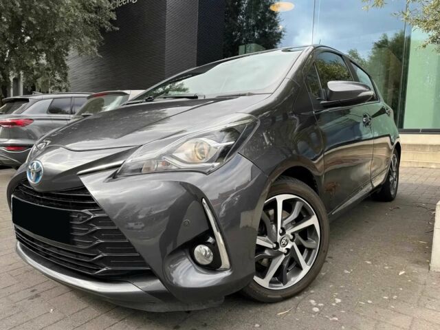 Серый Тойота Ярис, объемом двигателя 1 л и пробегом 43 тыс. км за 5600 $, фото 2 на Automoto.ua