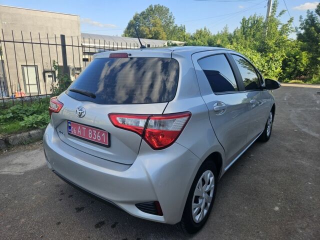 Серый Тойота Ярис, объемом двигателя 1 л и пробегом 207 тыс. км за 9950 $, фото 5 на Automoto.ua