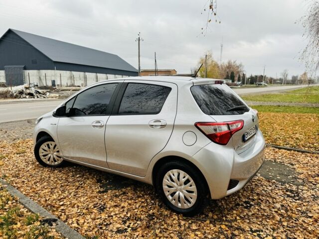 Серый Тойота Ярис, объемом двигателя 1.5 л и пробегом 37 тыс. км за 15300 $, фото 4 на Automoto.ua