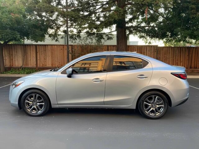 Серый Тойота Ярис, объемом двигателя 1.5 л и пробегом 39 тыс. км за 12800 $, фото 3 на Automoto.ua