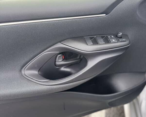 Тойота Ярис 2021 в Киеве на Automoto.ua Серый Тойота Ярис, объемом двигателя 1.49 л и пробегом 38 тыс. км за 16700 $, фото 8 на Automoto.ua