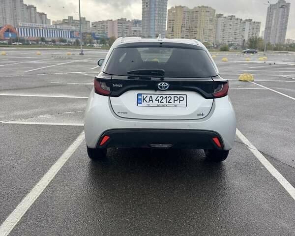 Тойота Ярис 2021 в Киеве на Automoto.ua Серый Тойота Ярис, объемом двигателя 1.49 л и пробегом 38 тыс. км за 16700 $, фото 4 на Automoto.ua