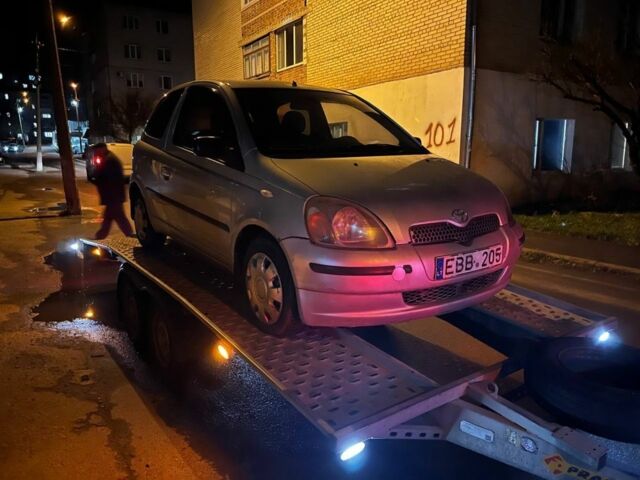 Серый Тойота Ярис, объемом двигателя 10 л и пробегом 170 тыс. км за 1499 $, фото 1 на Automoto.ua