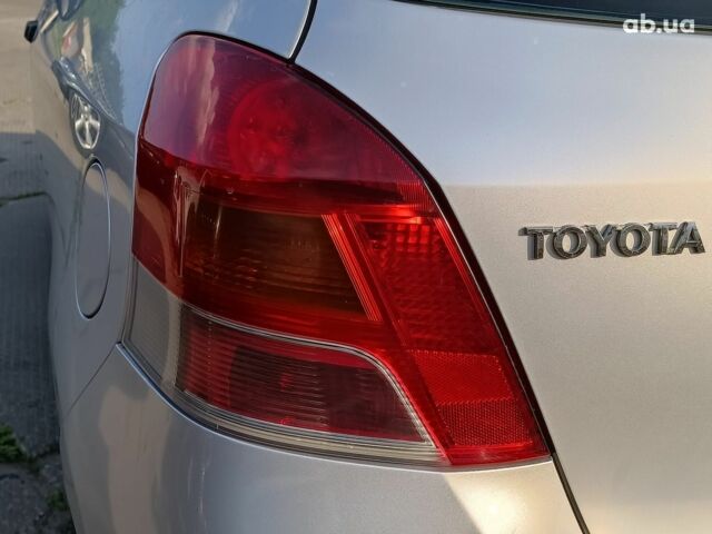 Сірий Тойота Яріс, об'ємом двигуна 1 л та пробігом 210 тис. км за 4490 $, фото 8 на Automoto.ua