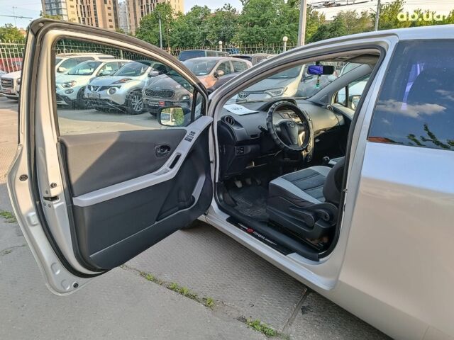 Сірий Тойота Яріс, об'ємом двигуна 1 л та пробігом 210 тис. км за 4490 $, фото 12 на Automoto.ua