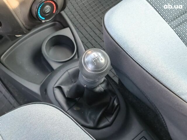 Сірий Тойота Яріс, об'ємом двигуна 1 л та пробігом 210 тис. км за 4490 $, фото 21 на Automoto.ua