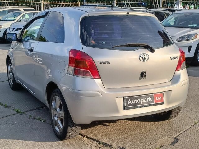 Сірий Тойота Яріс, об'ємом двигуна 1 л та пробігом 210 тис. км за 4490 $, фото 6 на Automoto.ua