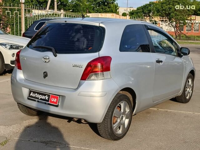 Сірий Тойота Яріс, об'ємом двигуна 1 л та пробігом 210 тис. км за 4490 $, фото 10 на Automoto.ua