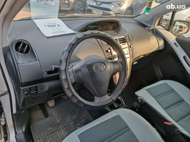 Сірий Тойота Яріс, об'ємом двигуна 1 л та пробігом 210 тис. км за 4490 $, фото 14 на Automoto.ua