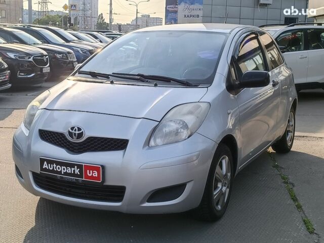 Сірий Тойота Яріс, об'ємом двигуна 1 л та пробігом 210 тис. км за 4490 $, фото 2 на Automoto.ua