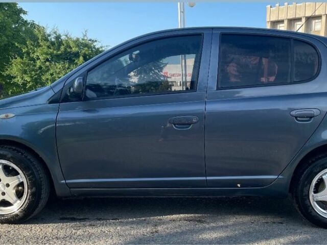 Тойота Яріс 2005 у Надворной на Automoto.ua Сірий Тойота Яріс, об'ємом двигуна 1 л та пробігом 140 тис. км за 3600 $, фото 4 на Automoto.ua