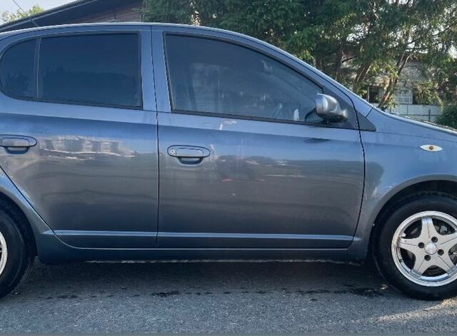 Тойота Яріс 2005 у Надворной на Automoto.ua Сірий Тойота Яріс, об'ємом двигуна 1 л та пробігом 140 тис. км за 3600 $, фото 3 на Automoto.ua