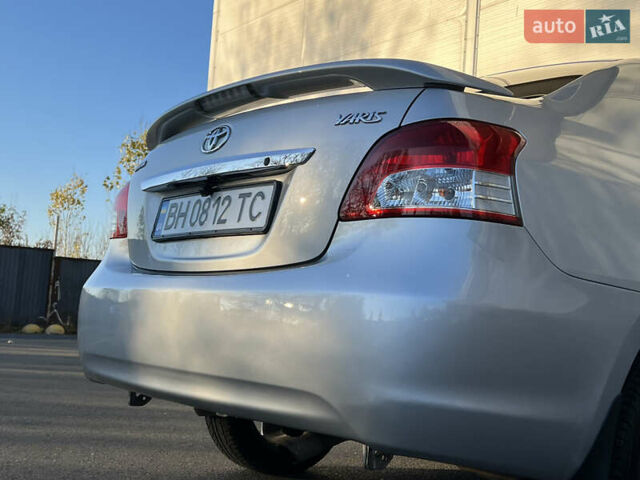 Серый Тойота Ярис, объемом двигателя 1.3 л и пробегом 181 тыс. км за 7300 $, фото 38 на Automoto.ua