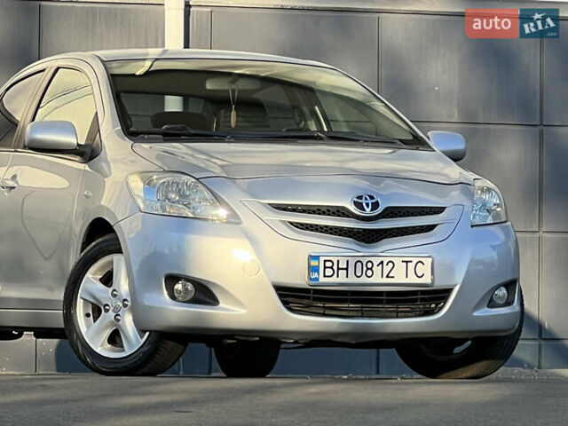 Серый Тойота Ярис, объемом двигателя 1.3 л и пробегом 181 тыс. км за 7300 $, фото 5 на Automoto.ua