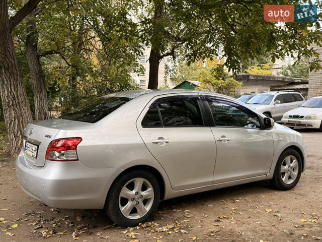 Серый Тойота Ярис, объемом двигателя 1.3 л и пробегом 195 тыс. км за 5700 $, фото 1 на Automoto.ua