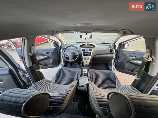 Серый Тойота Ярис, объемом двигателя 1.3 л и пробегом 181 тыс. км за 7300 $, фото 75 на Automoto.ua
