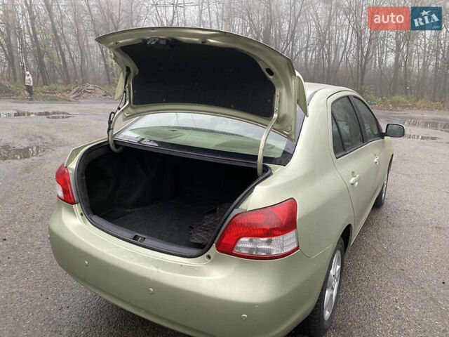 Серый Тойота Ярис, объемом двигателя 1.3 л и пробегом 243 тыс. км за 5300 $, фото 12 на Automoto.ua