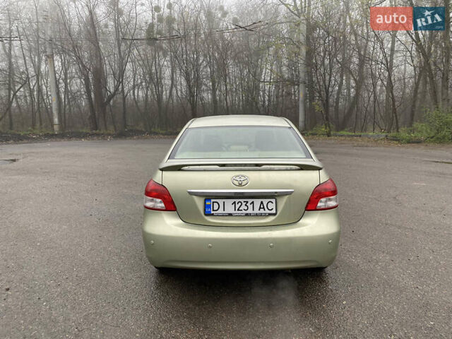 Серый Тойота Ярис, объемом двигателя 1.3 л и пробегом 243 тыс. км за 5300 $, фото 3 на Automoto.ua