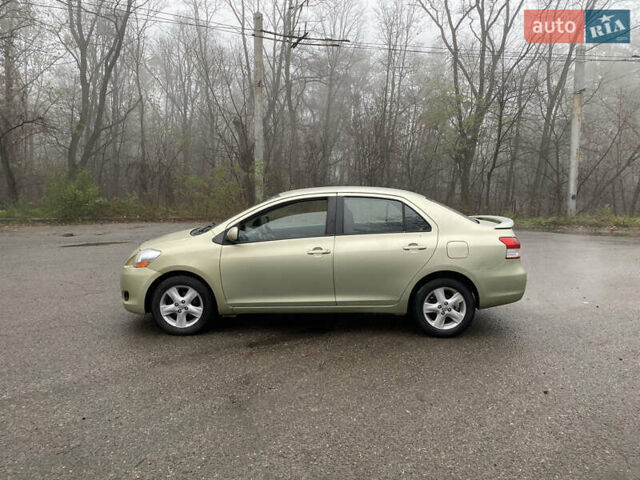 Серый Тойота Ярис, объемом двигателя 1.3 л и пробегом 243 тыс. км за 5300 $, фото 5 на Automoto.ua