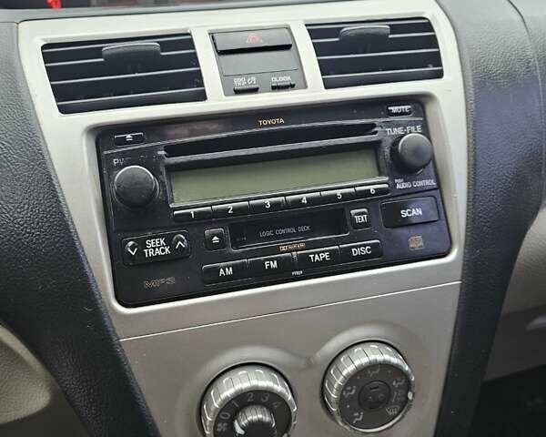 Серый Тойота Ярис, объемом двигателя 1.5 л и пробегом 200 тыс. км за 2900 $, фото 8 на Automoto.ua