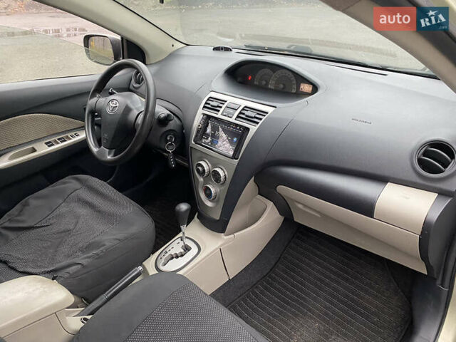 Серый Тойота Ярис, объемом двигателя 1.3 л и пробегом 243 тыс. км за 5300 $, фото 15 на Automoto.ua