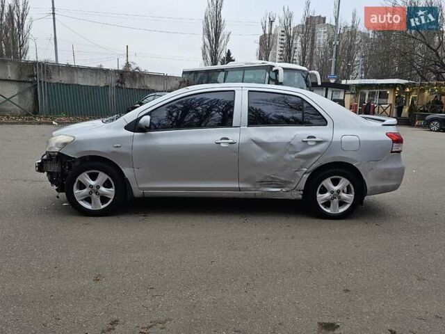 Серый Тойота Ярис, объемом двигателя 1.5 л и пробегом 200 тыс. км за 2900 $, фото 17 на Automoto.ua